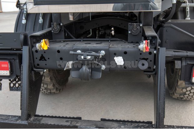 Заднее сцепное устройство