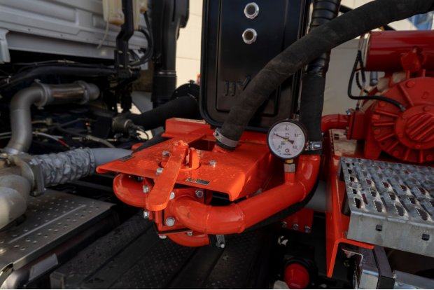 Кран управления работой вакуумного насоса