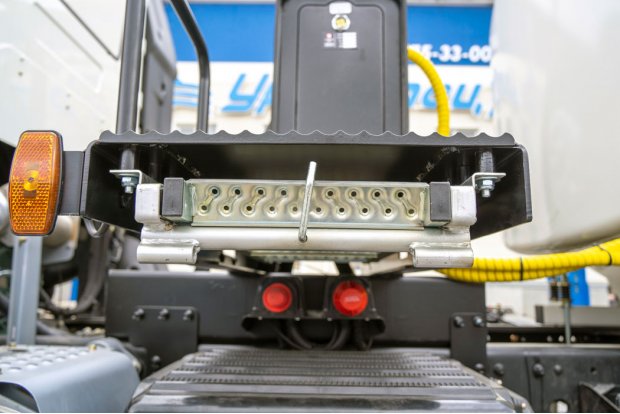 Выдвижная лестница в транспортном положении