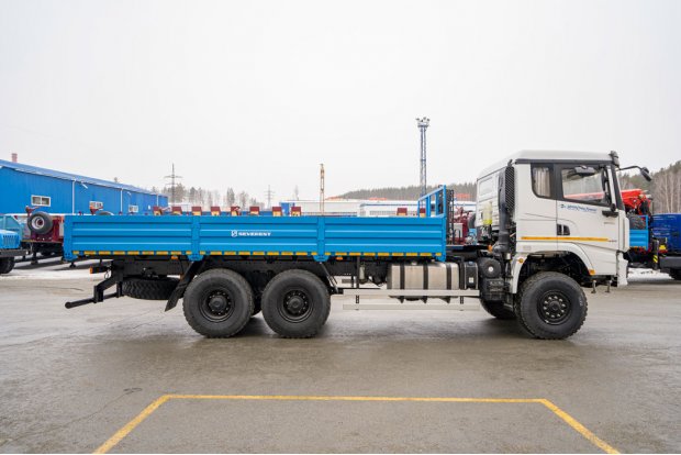 Бортовой автомобиль УСТ 5453 SHACMAN SX32586V385 6х6, база 4575мм, односкат