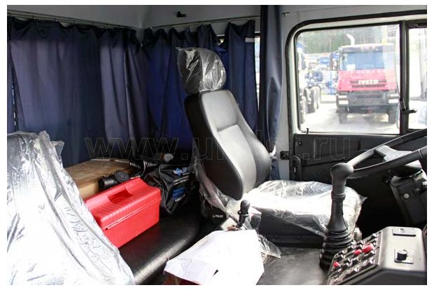 Кабина седельного тягача Урал 44202-3511-82МА11