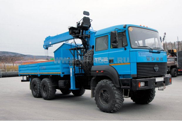 Автомобиль бортовой Урал 4320-82МА12 с краном-манипулятором DONGYANG SS1926