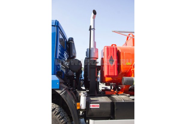 Вертикальная система выпуска отработанных газов