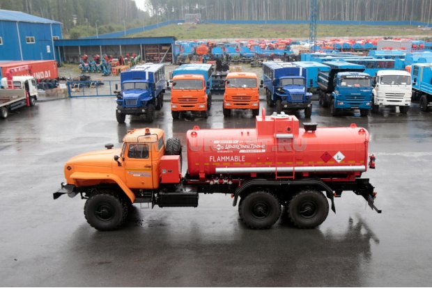 Урал АТЗ-12Б УСТ-5453