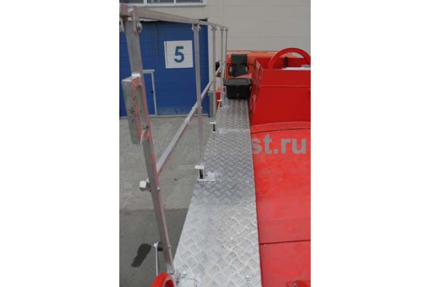 Площадка обслуживания топливозаправщика