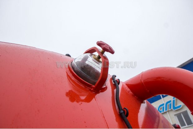 Окно уровня для вакуумных емкостей