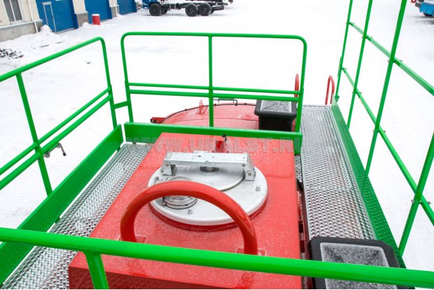 Площадка обслуживания горловины