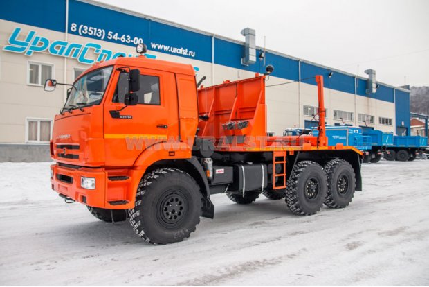 Лесовозный тягач Камаз 43118-46