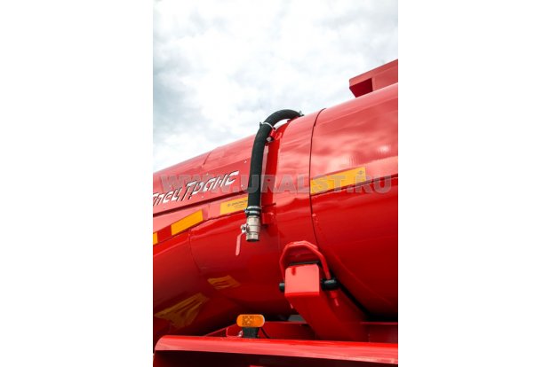 Шланг для слива разлитых нефтепродуктов