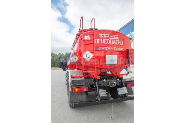 Лестница на площадку обслуживания цистерны