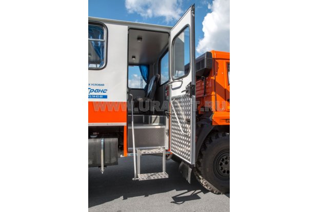 Откидная пассажирская лестница