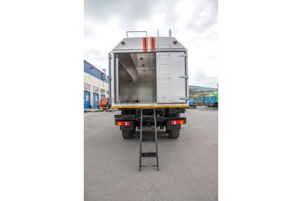 Лестница для подъема в грузовой отсек