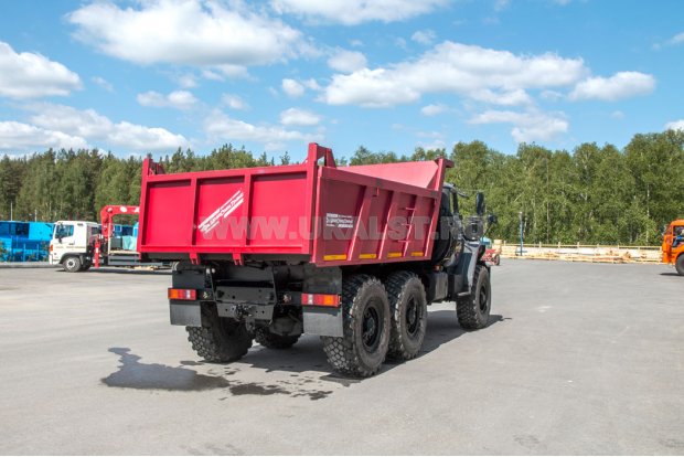 Cамосвал Урал с задним бортом