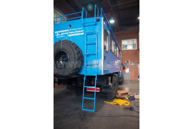 Лестница к багажнику