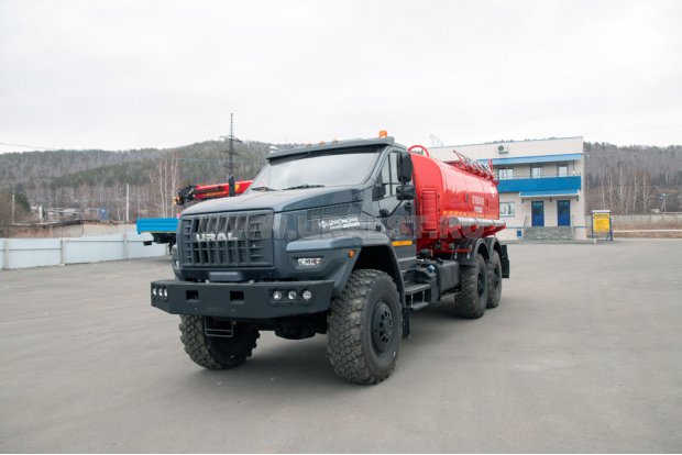 Автоцистерна АЦН-11ПТН Урал УСТ-5453