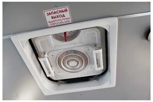 Аварийно-вентиляционный люк Грузопассажирский автобус Камаз 5350-42