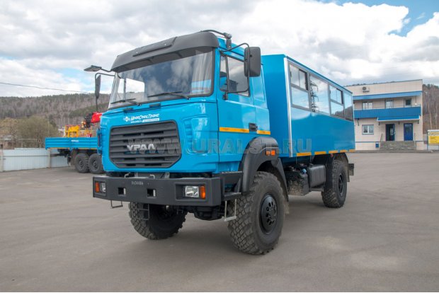 Автобус вахтовый Урал 32552-3013-79Е5