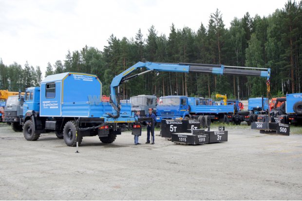 Грузопассажирский автомобиль на шасси Урал 43206-79ПН с КМУ ИМ-55