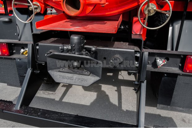 Заднее сцепное устройство