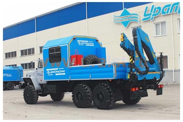 Автофургон Урал с КМУ