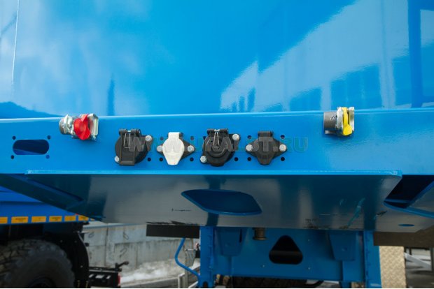 Разъемы для соединения электросистемы и пневмосистемы полуприцепа и тягача