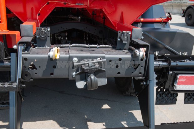 Заднее сцепное устройство