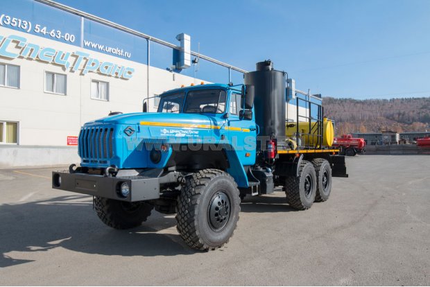 Агрегат для депарафинизации скважин АДПМ-12/150 Урал-5557-60Е5