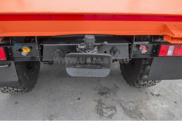 Заднее сцепное устройство