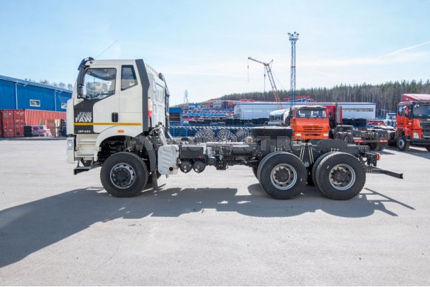 Шасси FAW СА3250 6х6, 420л.с., база 3675