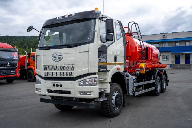 Автоцистерна вакуумная нефтепромысловая АКНС-10 НК FAW 3250 6Х6, ДОПОГ