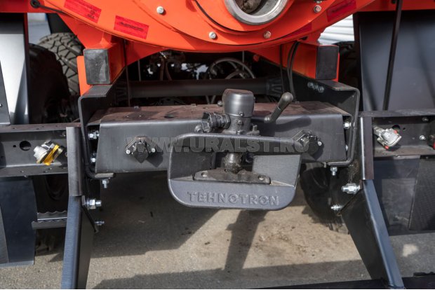 Заднее сцепное устройство