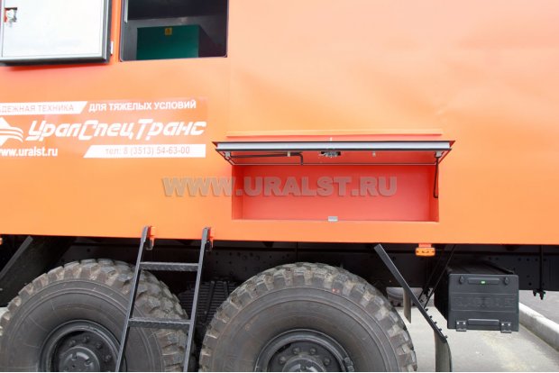 Ниши для хранения питающего кабеля. Ниша для установки клеммных досок