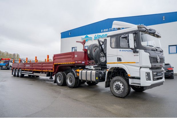 Автопоезд Седельный Тягач SHACMAN (ШАКМАН) SX42586V385 + ППТ 45-32-12 УКБФ приставные трапы