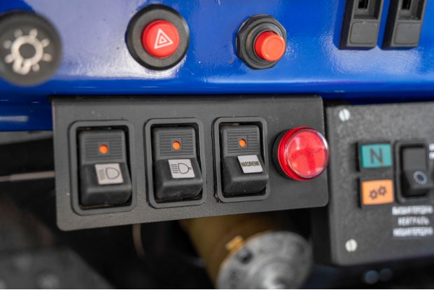 Управление насосом в кабине водителя