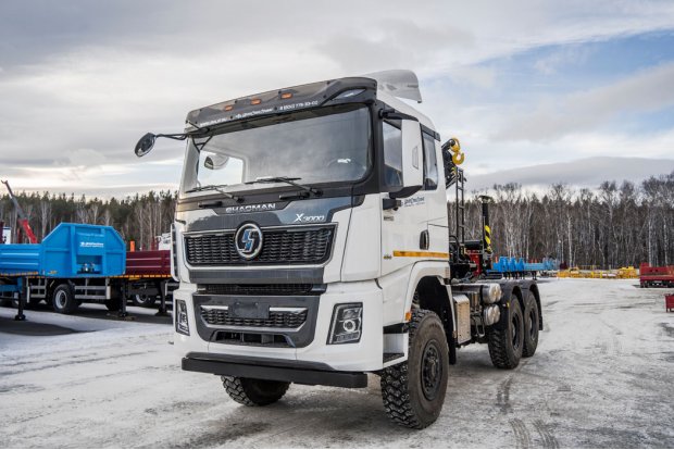 Седельный тягач УСТ 5453SR-03 с КМУ ИМ-150N SHACMAN SX42586V385 (6х6), 315/80R22