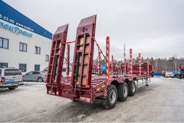 Полуприцеп тяжеловоз ППТ 38-31-11КУ УСТ 9465 механические трапы ССУ 1450