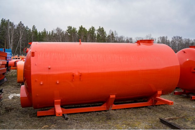 Цистерна с надрамником АКН (МВ) 10Т