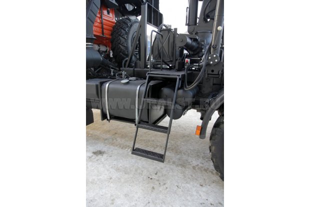 Лестница для подъема на ГМ СФ-85С