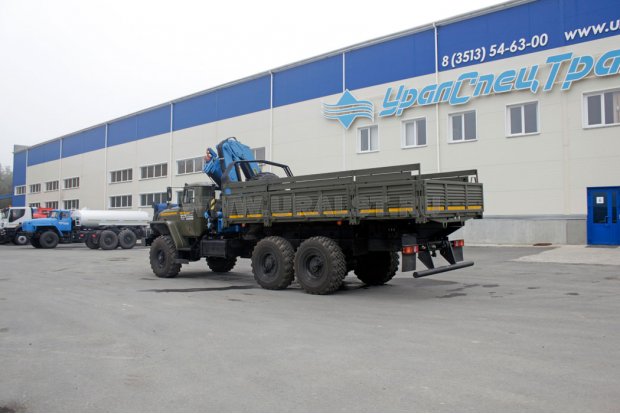 Урал бортовой 4320-60 с краном-манипулятором ИМ-240