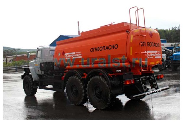 Топливозаправщик Урал
