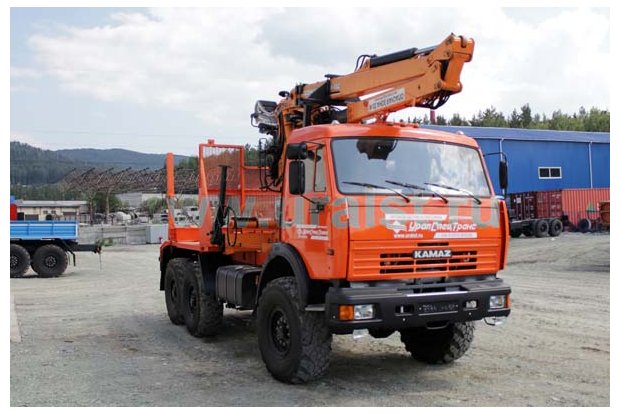 Лесовоз с гидроманипулятором