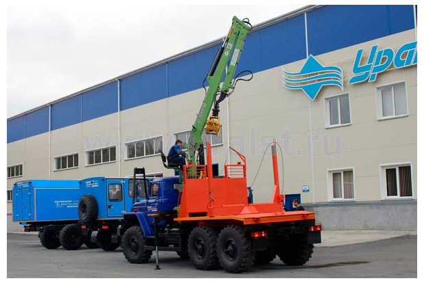 Лесовоз Урал 55571-60 с ГМ Атлант-90 УСТ-5453