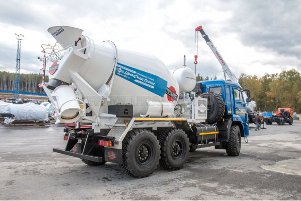 Бетоносмеситель 5АП на шасси Камаз