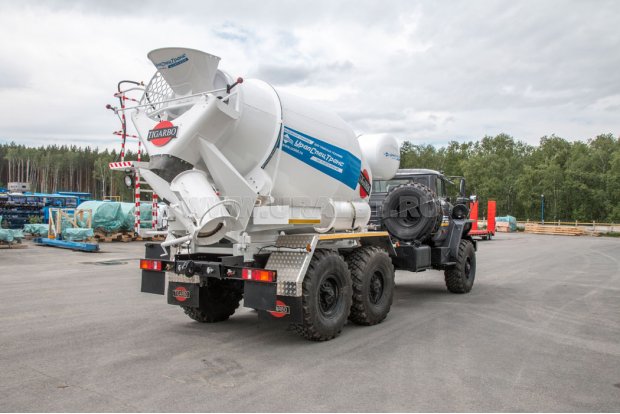 Бетоносмеситель 5ГП на шасси Урал