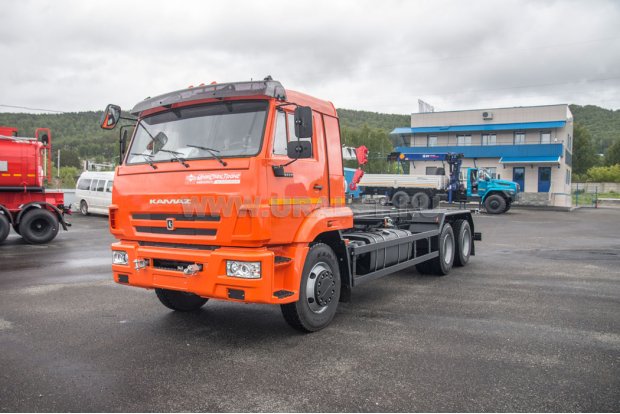 Автомобиль контейнеровоз Камаз 65117