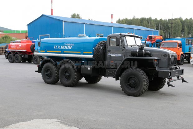 Машина комбинированная для содержания дорог ВМКД-12