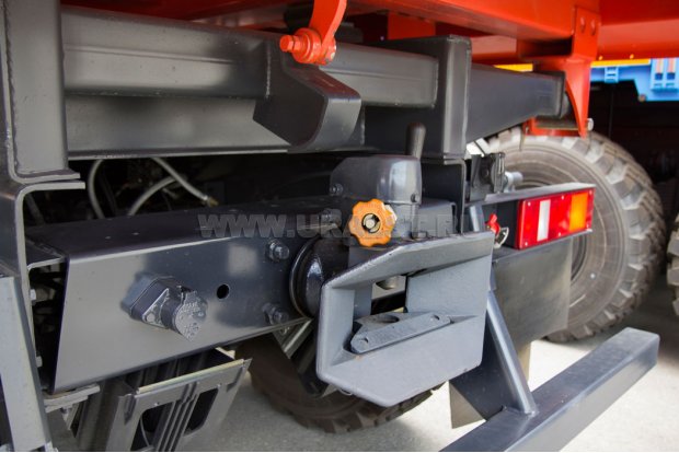 Беззазорное тягово-сцепное устройство (европетля, фаркоп)