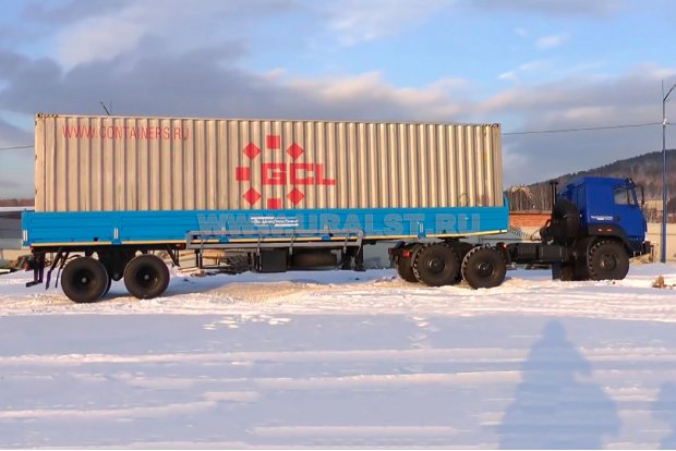 Перевозка 40-а футового контейнера на контейнеровозном полуприцепе УСТ-94651
