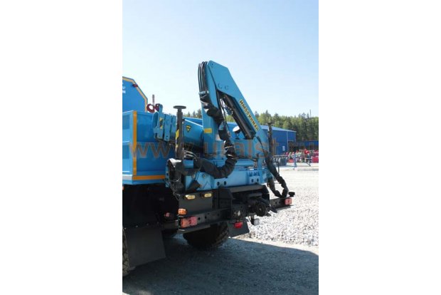 Автофургон с манипулятором