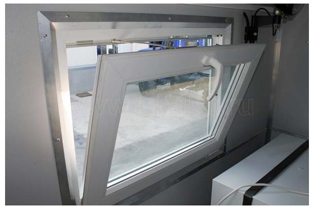 Окно-форточка Лаборатории Камаз